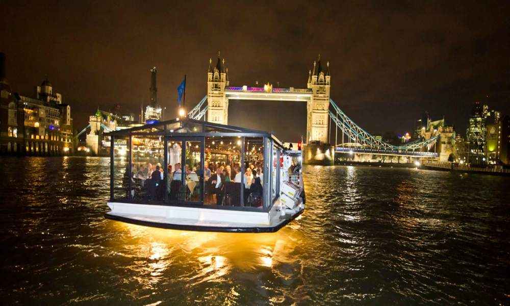 Enjoy a Dinner cruise at River Thames